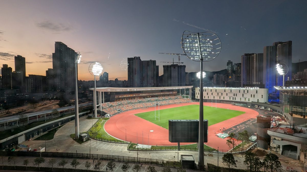 曼联对阵埃弗顿豪取42胜，太妃糖本赛季平均首发年龄最大